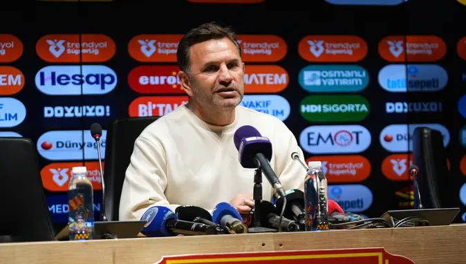 “Qalatasaray”ın baş məşqçsi: “Bizə böyük bir xəyanət edilir” - Komandanın oyun planını kim \"satır?\"