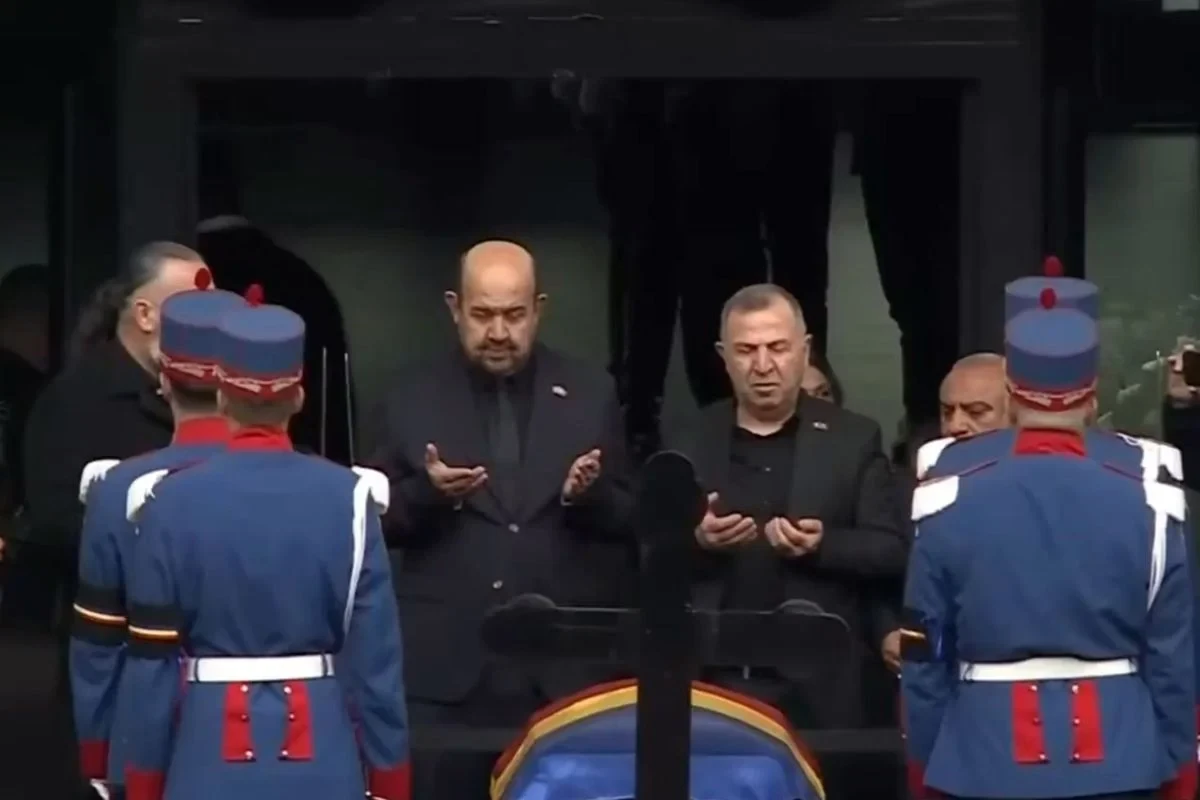 Türk azarkeşləri Luçeskunun dəfn mərasimində Fatihə oxudular – FOTOLAR