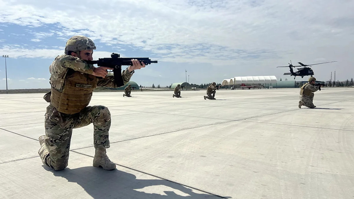 Azərbaycan hərbçiləri Türkiyədə təlimdə: şərti terrorçu zərərsizləşdirilib, qrup rəhbəri ələ keçirilib - VİDEO, FOTOLAR