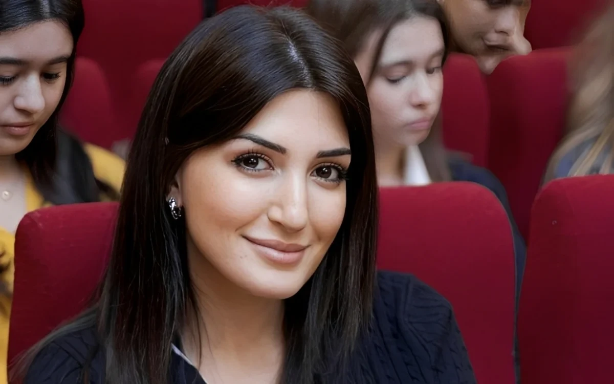 Daha bir mətbuat katibi  vəzifədən azad edilib