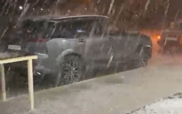 Bakı dəqiqələr içində belə ağardı - VİDEO