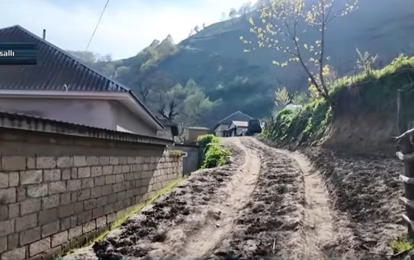 Bu kənd 19-cu əsrdə qalıb: qaz, işıq, yol, internet yoxdur - VİDEO