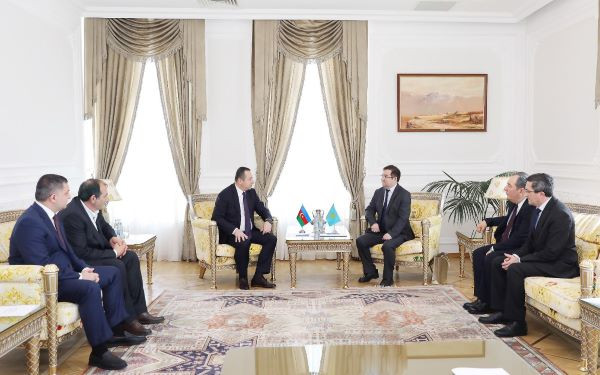 Qazaxıstan Ədalət Akademiyasının rektoru Azərbaycan Ali Məhkəməsində olub