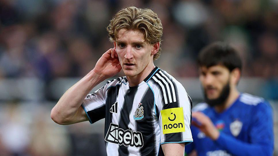 \"Bayern Münhen\" Entoni Qordon ilə maraqlanır