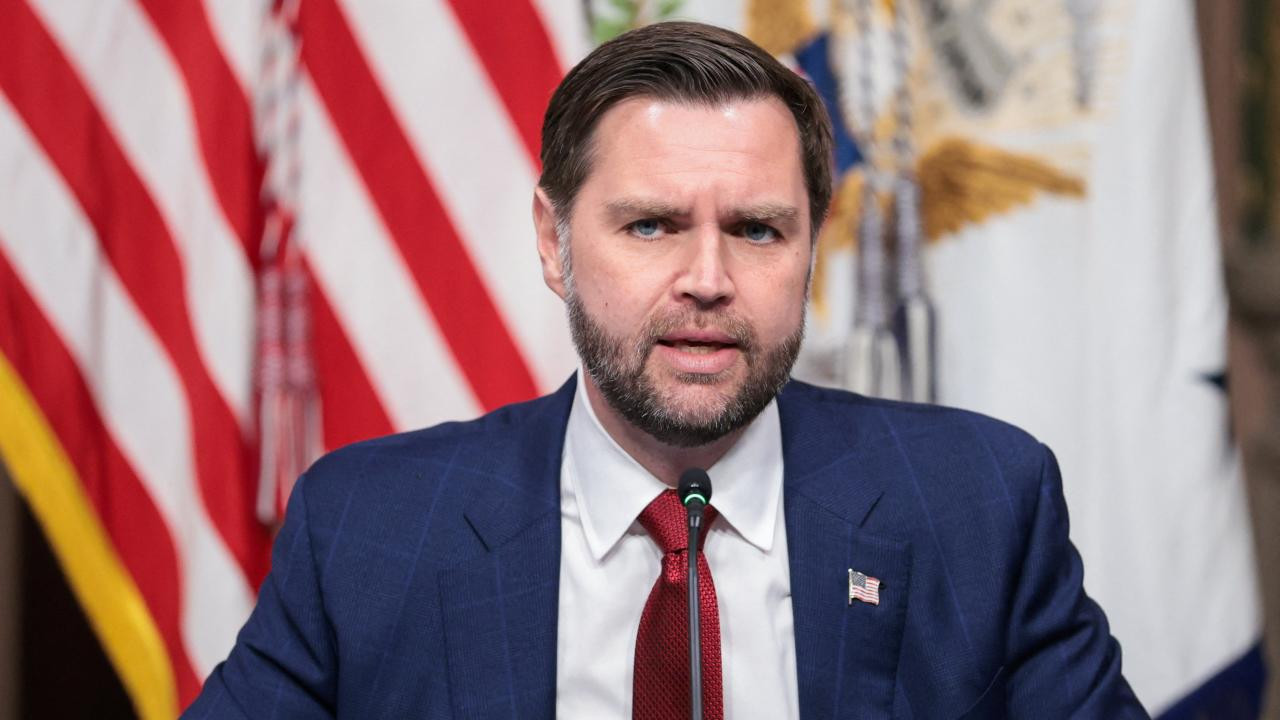 ABŞ-İran danışıqlarında iştirak etməsi gözlənilən Vensin hələ də Vaşinqtonda olduğu bildirilib