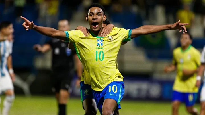 \"Mançester Yunayted\" 16 yaşlı gənc ulduzu transfer etmək istəyir