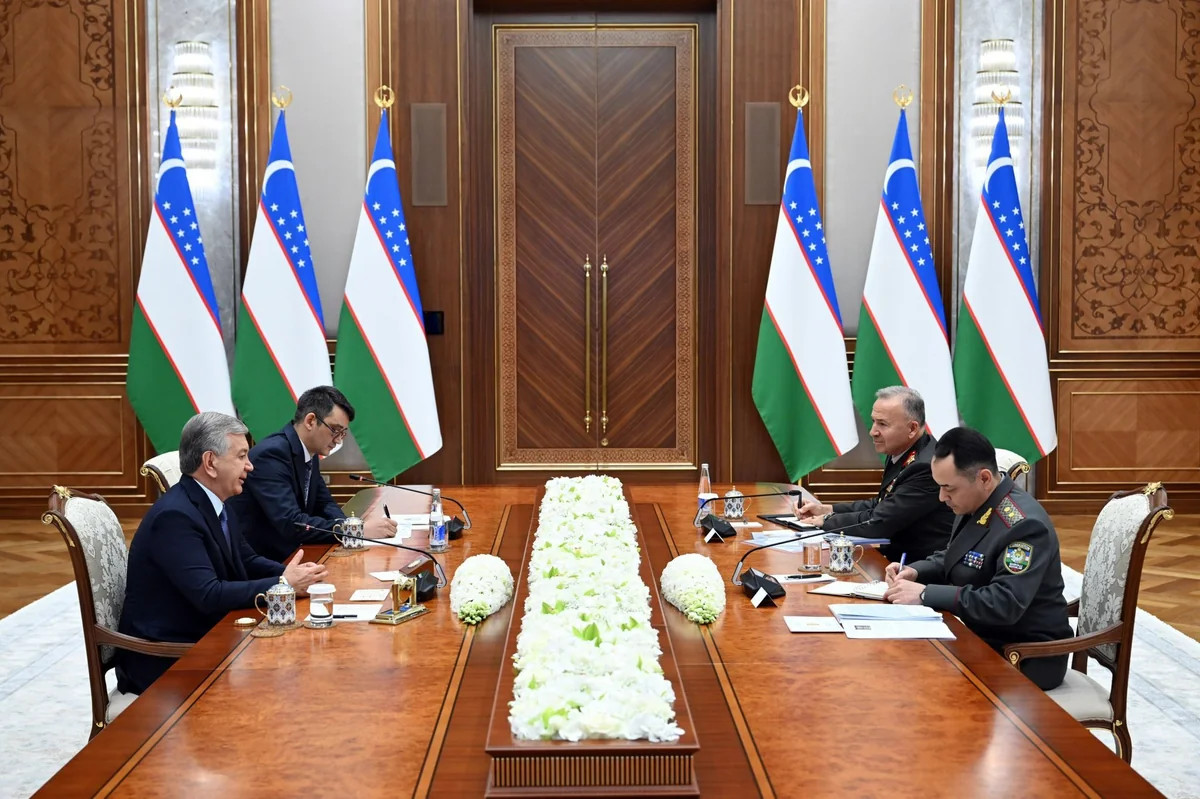 Şavkat Mirziyoyevə Türkiyə ilə hərbi əməkdaşlıq haqqında məlumat verilib