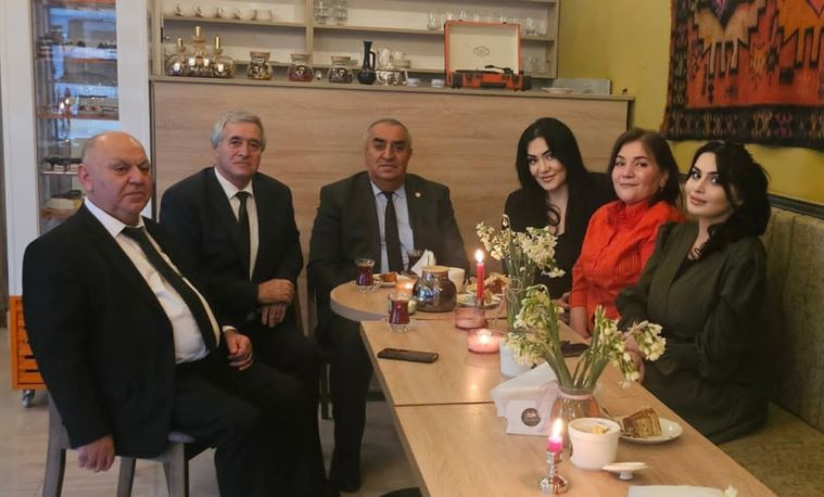 SÖZLƏ, ZƏHMƏTLƏ, ÜRƏKLƏ YAZILAN ÖMÜR...