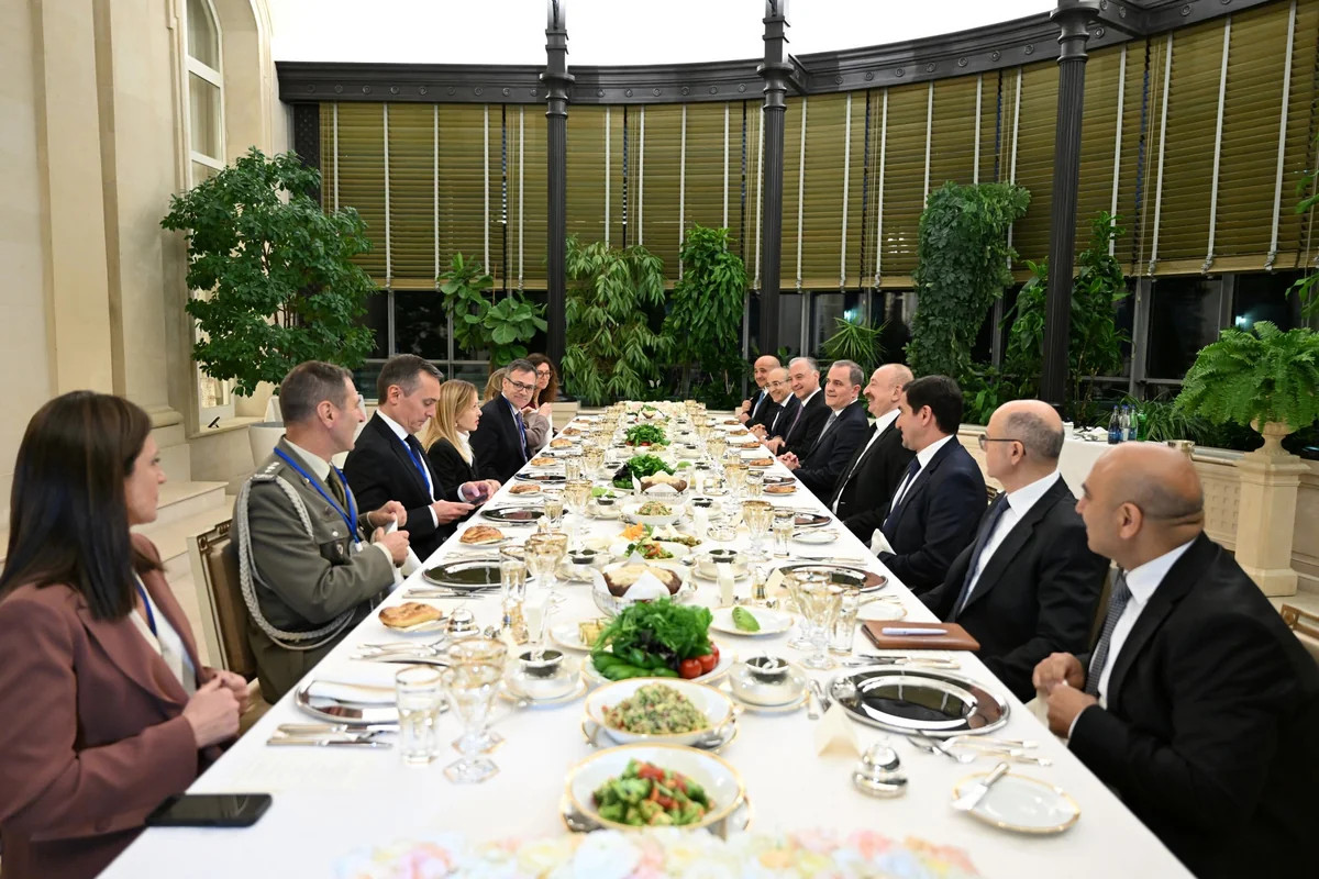 İlham Əliyevin adından İtaliya Nazirlər Şurasının sədrinin şərəfinə işçi şam yeməyi verilib - FOTO