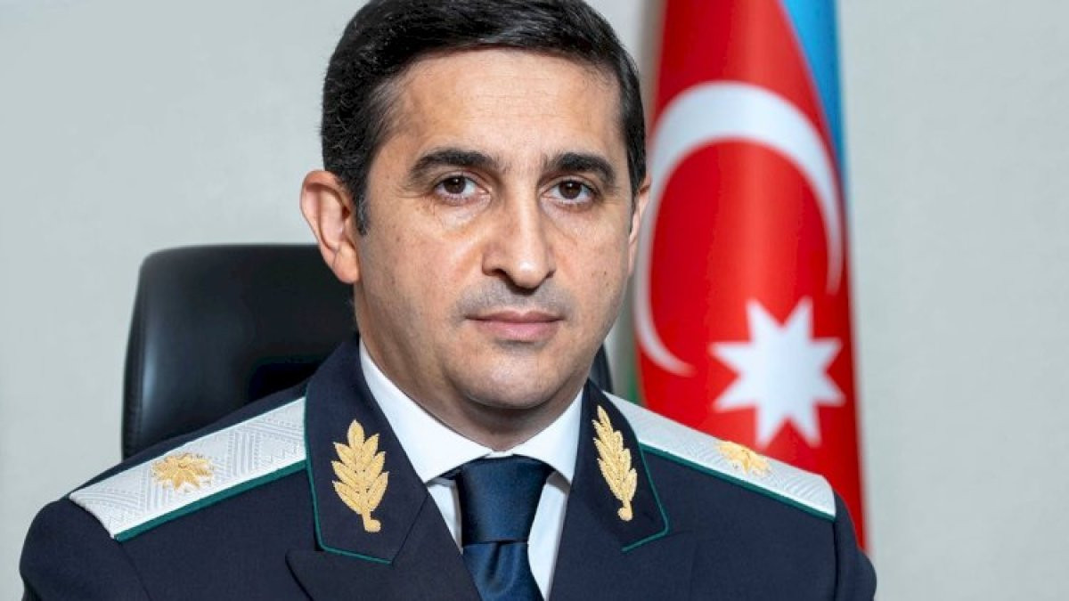 Nazir bu rəisin yerini dəyişdi - FOTO