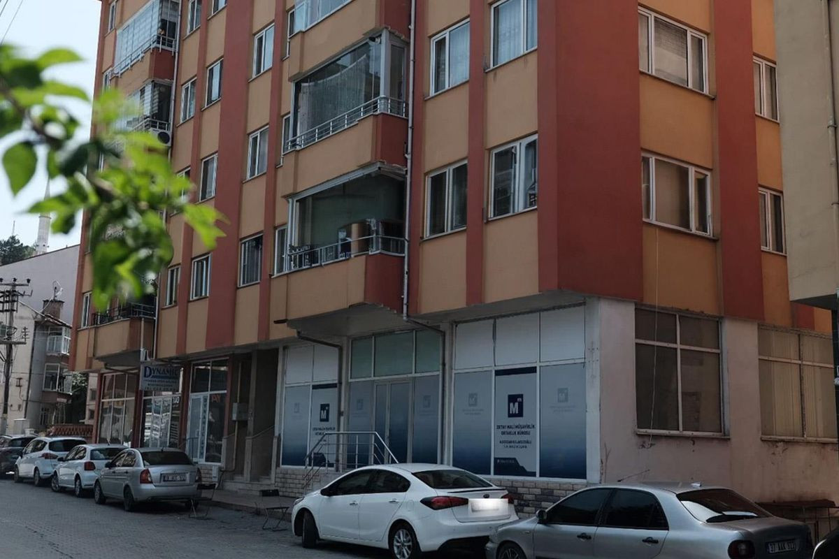 Türkiyədə iyrənc olay: tələbə müəlliminin təcavüzündən bezdi, lüt şəkildə özünü binadan atdı&nbsp;