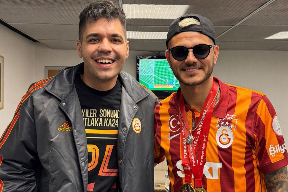 “Qalatasaray” fanatı olan məşhur müğənniyə belə sual verildi: “100 milyon versək, ”Fənərbağça”ya himn yazarsan?
