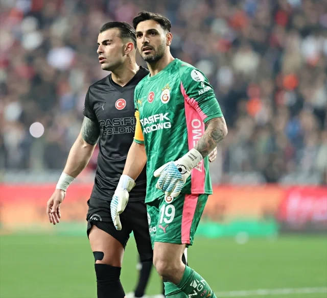 “Qalatasaray”ın qolkiperi komandadan ayrılır&nbsp;&nbsp;