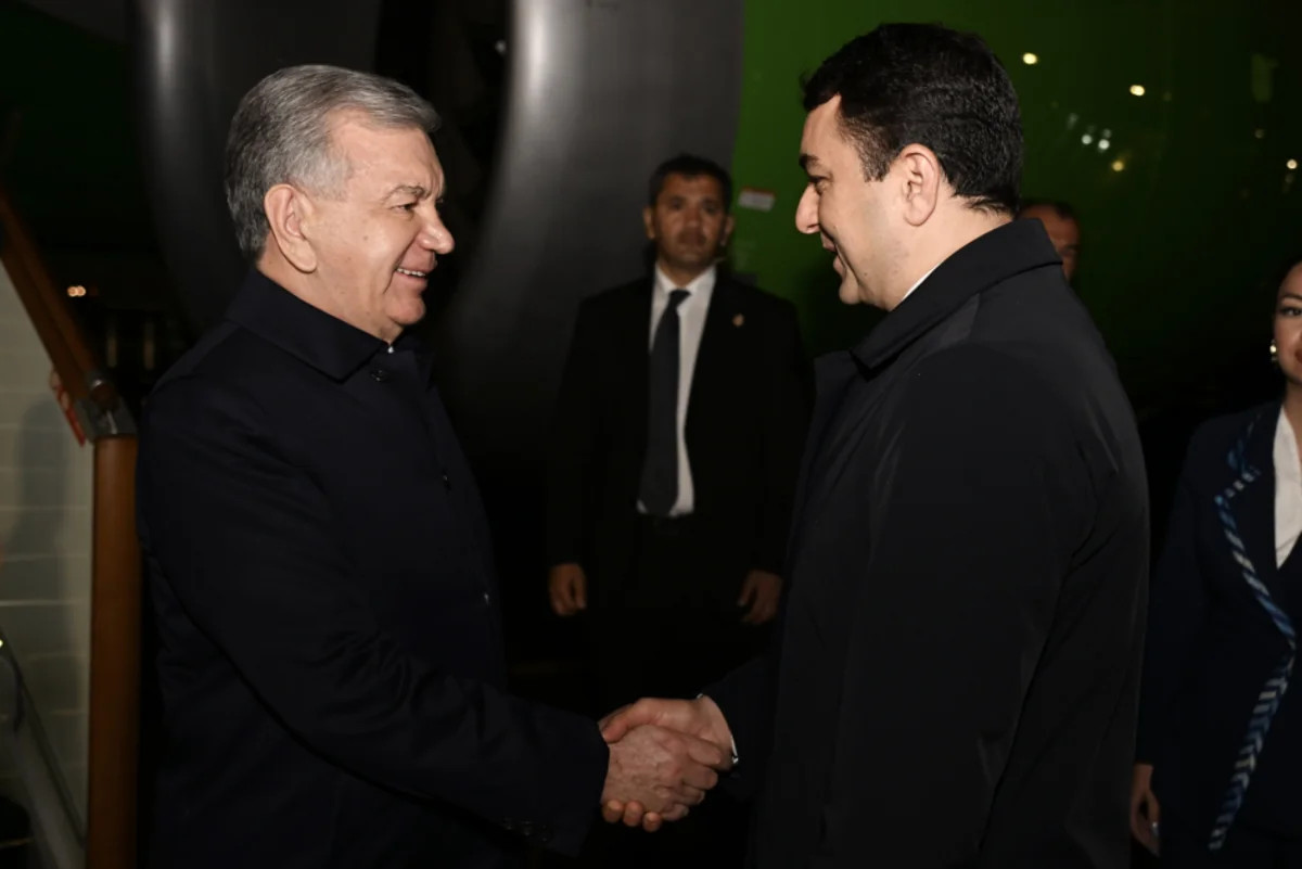 Şavkat Mirziyoyev Bakıya gəldi - FOTO