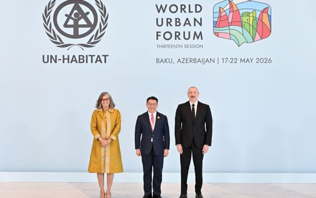 Prezident qonaqları qarşılayır - CANLI YAYIM