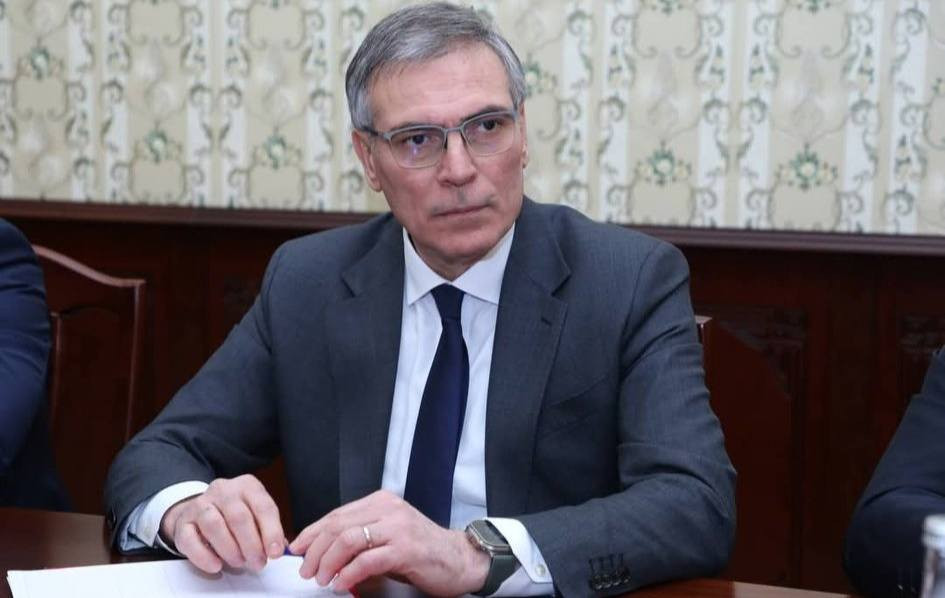 \"AZƏRİQAZ\"DA ANORMAL MÜHİT YARANIB: rəhbərliyin simpatiya paketi,  “Kabinet komfort əlavəsi” və ya tanışlıq... - \"Peşəkarlar ətir iyi gələn kabinetlərdə var?\"&nbsp;&nbsp;