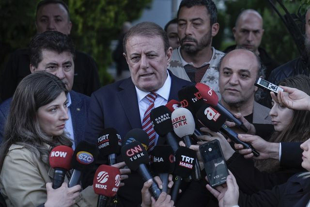 İki deputat Özgür Özəllə arxa çevirdi: “Kılıçdaroğlunun əmrindəyik”&nbsp;&nbsp;