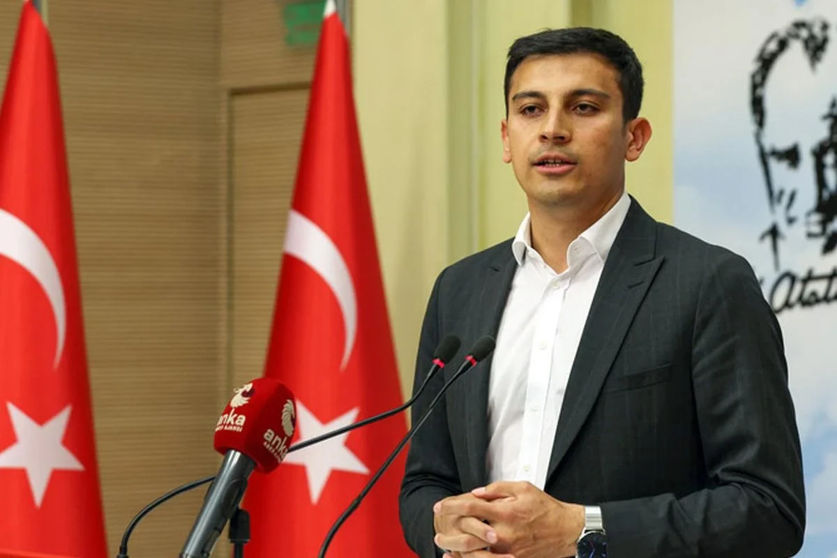 Kamal Kılıçdaroğlunun silahdaşı ondan üz döndərdi: \"Özgür Özel və qurultayın iradəsini dəstəkləyirəm\"