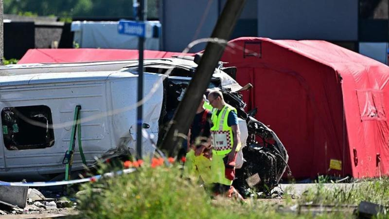 Belçikada qatarla avtobus toqquşub – Məktəblilər ölüb  