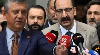 Özgür Özel mətbuat katibinin bığına “ilişdi”: “O iyrənc bığlı...”  