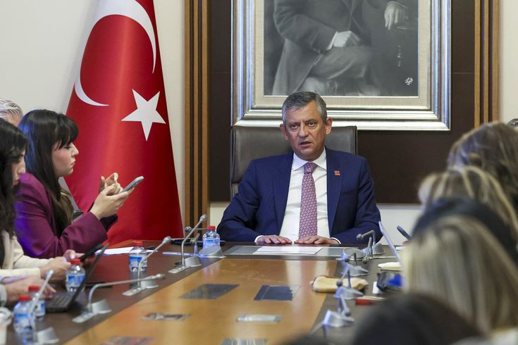 Özgür Özəl ilk dəfə açıqladı: “Fəlakət ssenarisinə hazır olmalıyıq” – “Yeni bir partiya var, ikinci ehtiyat partiya da var”  