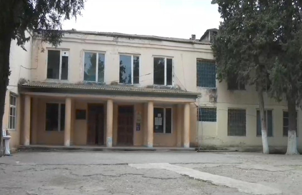 Beyləqanda rus bölməsinin bağlanması - 14 şagird, bir müəllim və cavabsız qalan suallar
