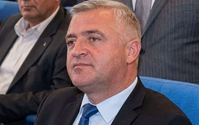 Qalmaqallı məmura cinayət işi açıldı