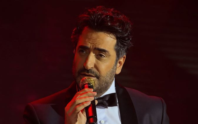 Generallar, yüksək vəzifəlilər və... - Mahsun Kırmızıgül Bakıya kimin övladının toyuna gəlib? + VİDEO