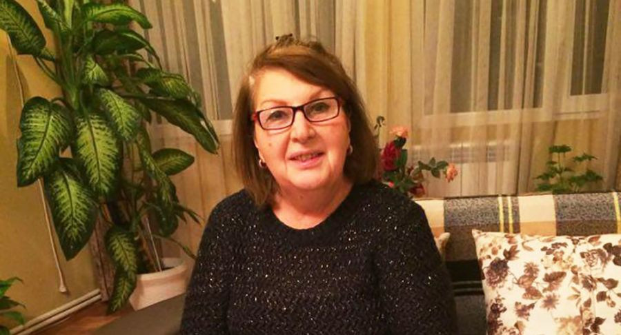 \"indiki aparıcılar efirdə açıq geyimlərdən istifadə edirlər\"