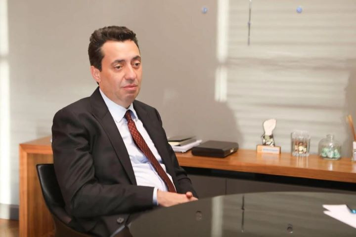 İşçiləri Ehtiram Quliyevi azı 100 min ziyana saldı...