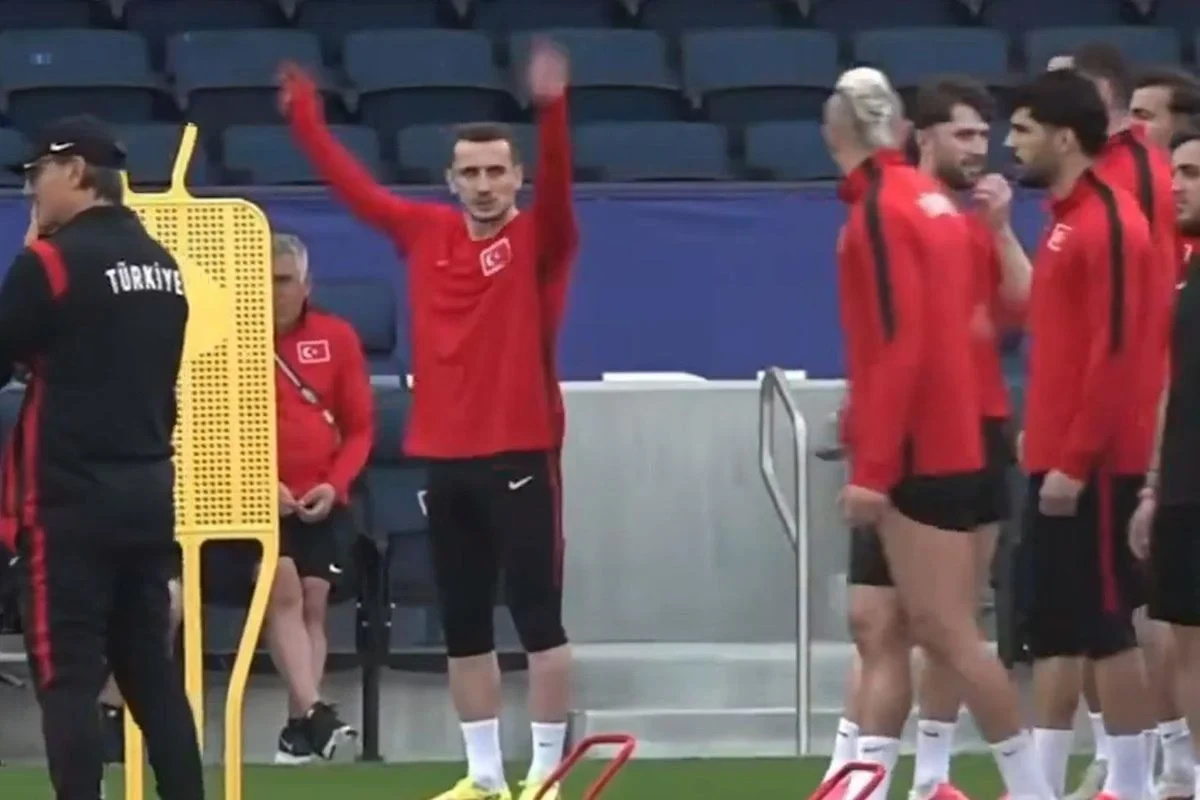 Kərəm “Qalatasaray”ın futbolçusuna “Ulan, gerizəkalı” dedi&nbsp;&nbsp;