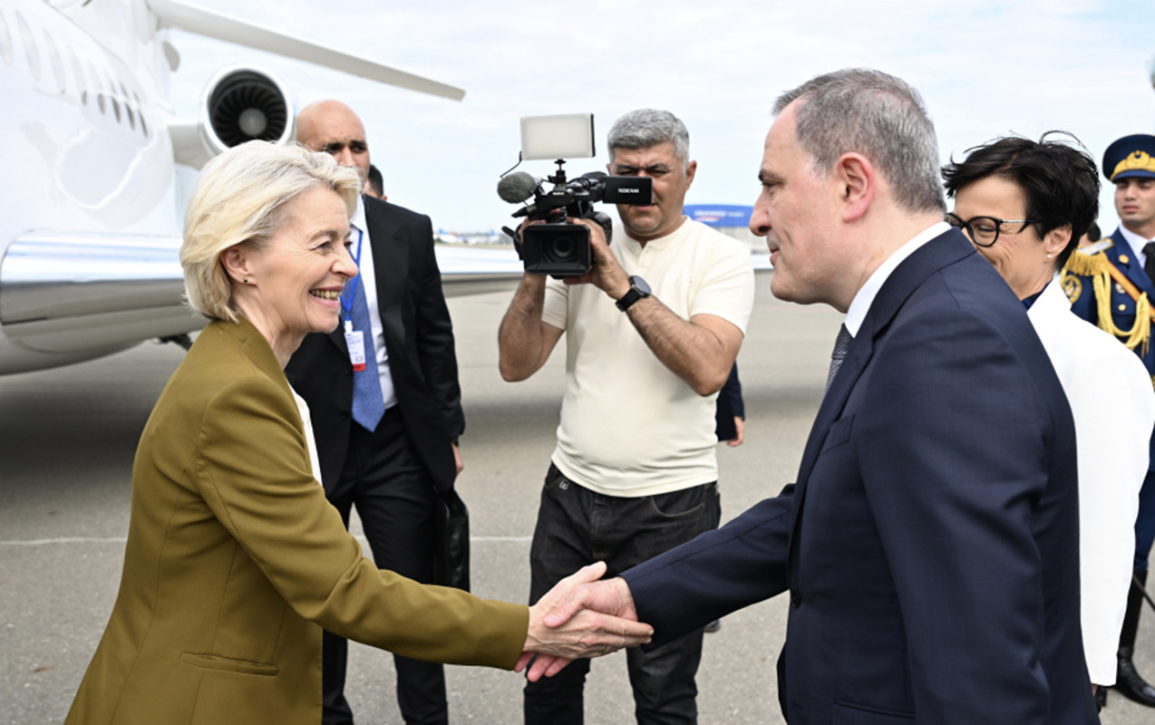 Ursula Fon der Lyayen Azərbaycana səfərə gəlib - FOTO