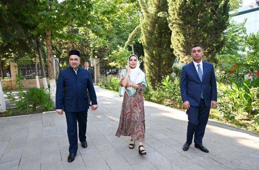 Leyla Əliyevaya “Qurani-Kərim” hədiyyə edilib - FOTO