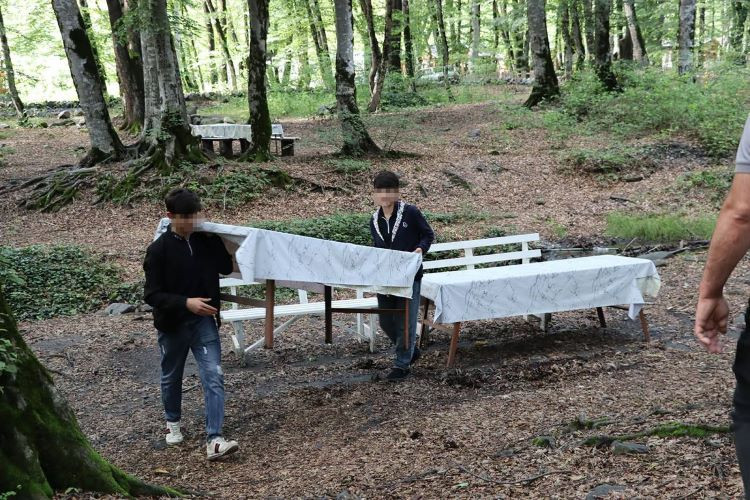 İcra Hakimiyyəti yeniyetmələri istismar faktını paylaşdı, daha sonra isə görüntüləri tələsik sildi - FOTOLAR