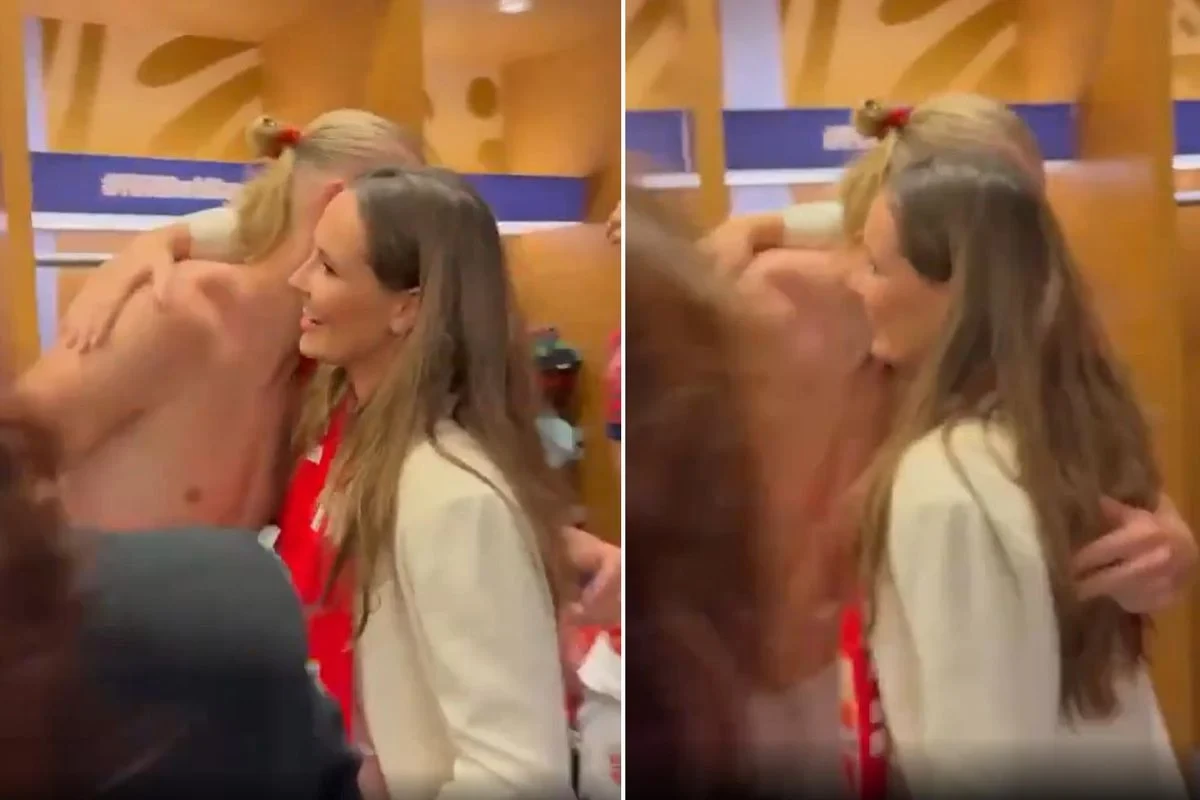Şahzadənin hərəkəti gündəm oldu – Soyunma otağına girdi və… (FOTO)  