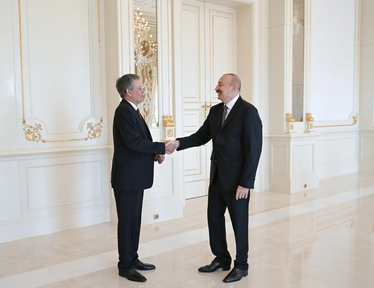 Prezident İlham Əliyev ABŞ Senatının üzvünü qəbul edib - FOTOLAR