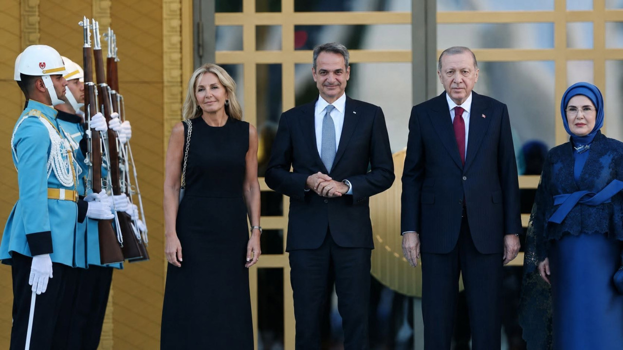 Yunanıstanın Baş nazirinə “Mehtər marşı\" sürprizi... - TƏHLİL