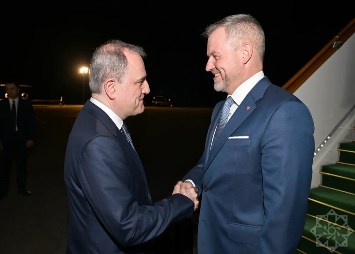 Ceyhun Bayramov Slovakiya prezidentini Bakıda qarşıladı - FOTO