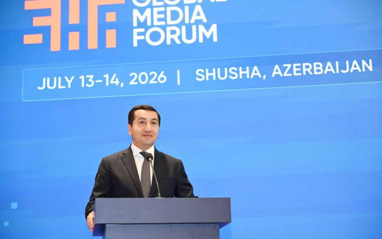 Hikmət Hacıyev: \"Sosial media ünsiyyət imkanlarını genişləndirir, ancaq...\"