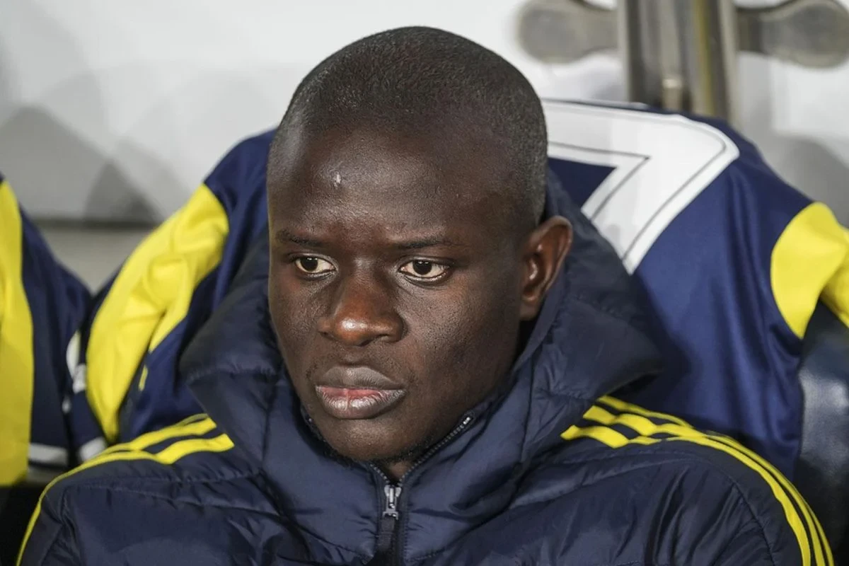 Kante niyə oynamır? - Baş məşqçi ulduz futbolçu ilə “yola getmir”  
