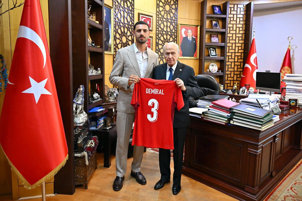 Dövlət Baxçalı millinin futbolçusunu qəbul etdi