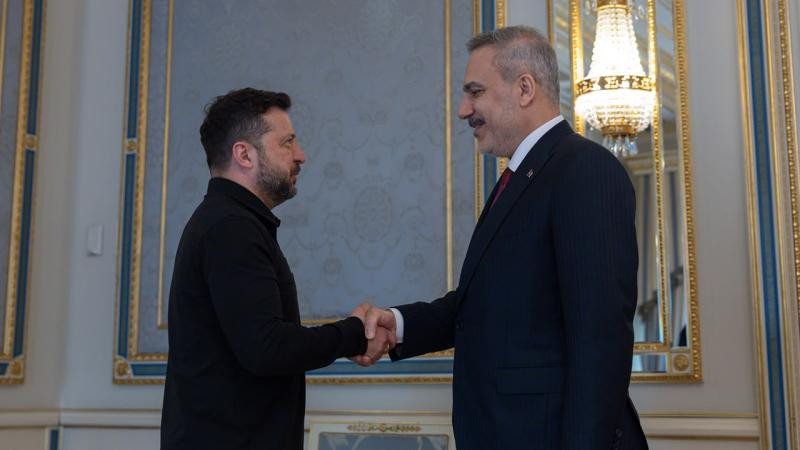 Zelenski Hakan Fidana orden verdi – FOTOLAR