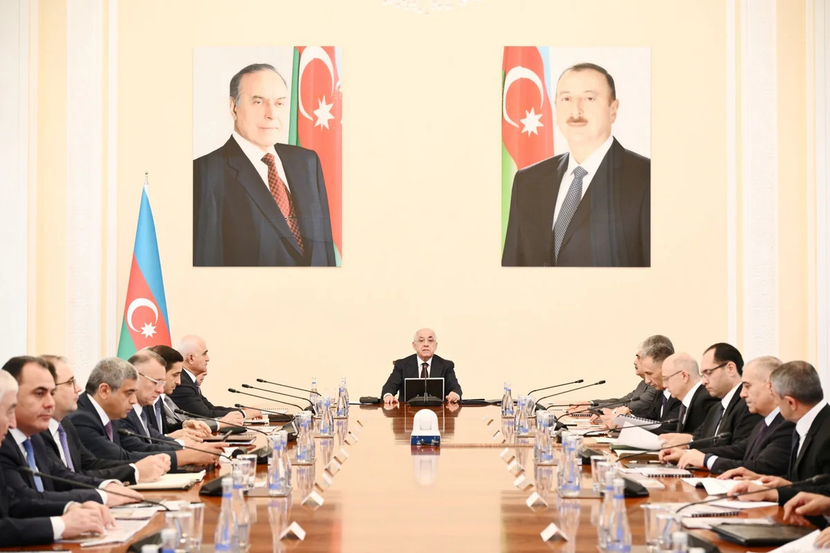 Nazirlər Kabinetində geniş iclas keçirilib - Nələr müzakirə olunub? (FOTOLAR)
