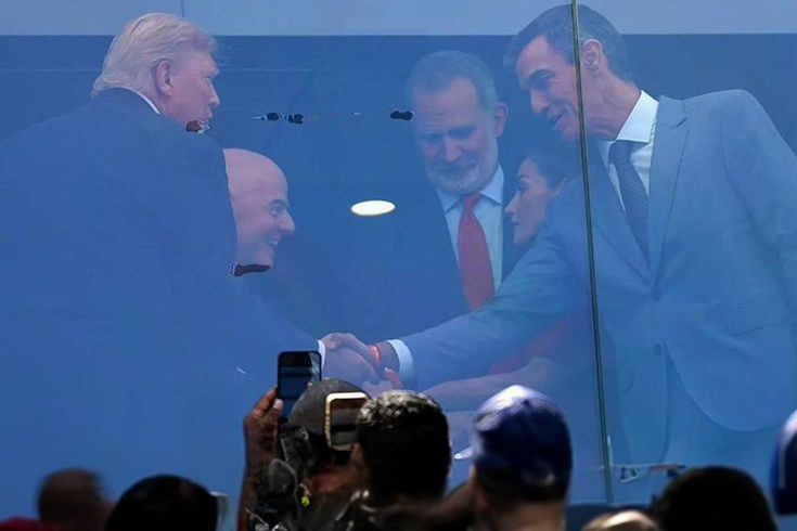 DÇ-2026-ya damğa vuran daha bir an: Trampla Sançez əl sıxışdı, amma...