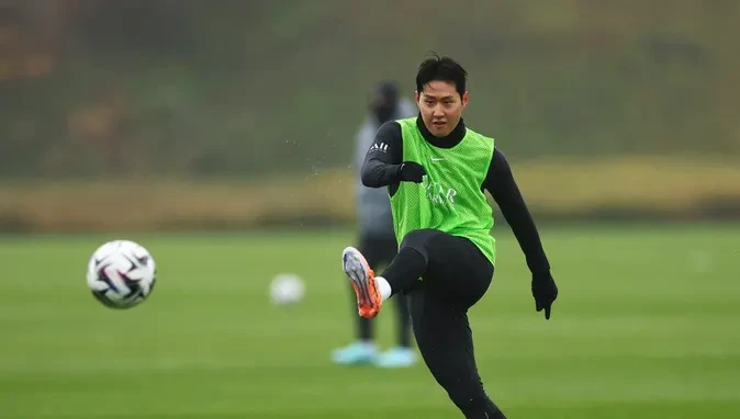 \"Atletiko Madrid\" klubu PSJ-nin cənubi koreyalı futbolçusu Kanq İn Li ilə müqavilə imzalayıb