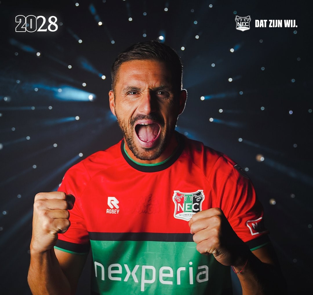 \"NEC Nijmegen\" Duşan Tadiçi heyətinə qatıb