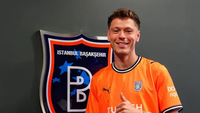 Andreas Skov Olsen \"Başakşehir\"ə keçib