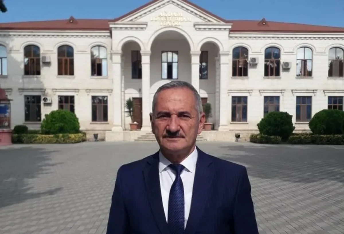 Teatr direktoru vəzifədən azad olunub
