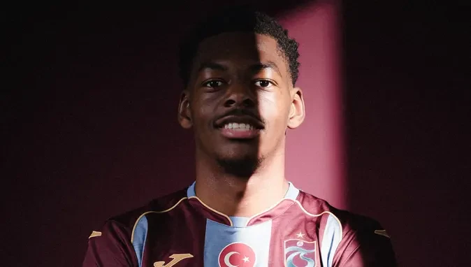 \"Trabzonspor\" 18 yaşlı futbolçu ilə 5 illik müqavilə imzalayıb - Maaşı isə...