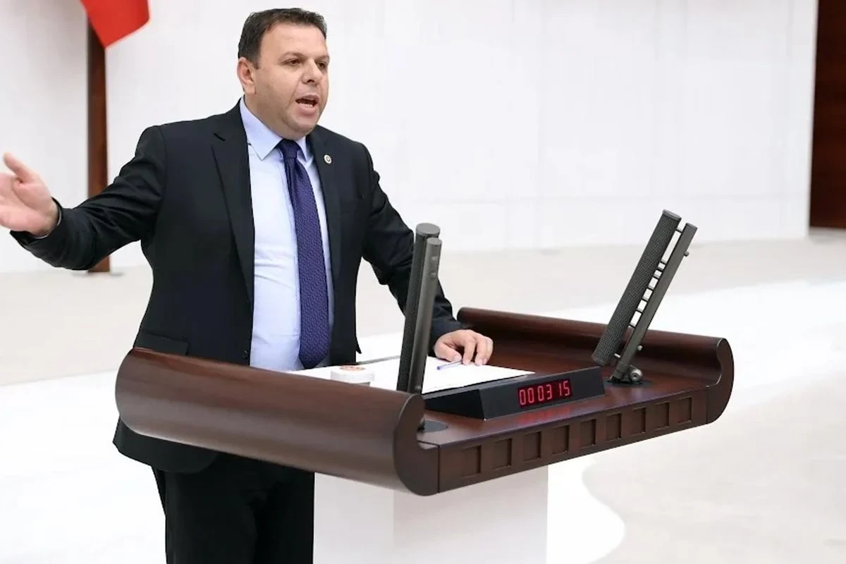 Deputat CHP-yə geri döndü